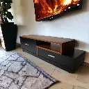 ترابيزه تليفزيون سمارت (فيراني فاتح مسطر×اسود, 140سم).webp