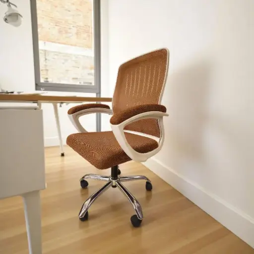 كرسي كيا فريم ابيض